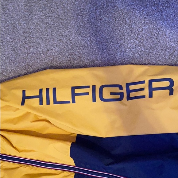 Tommy Hilfiger wind breaker - Picture 2 of 3